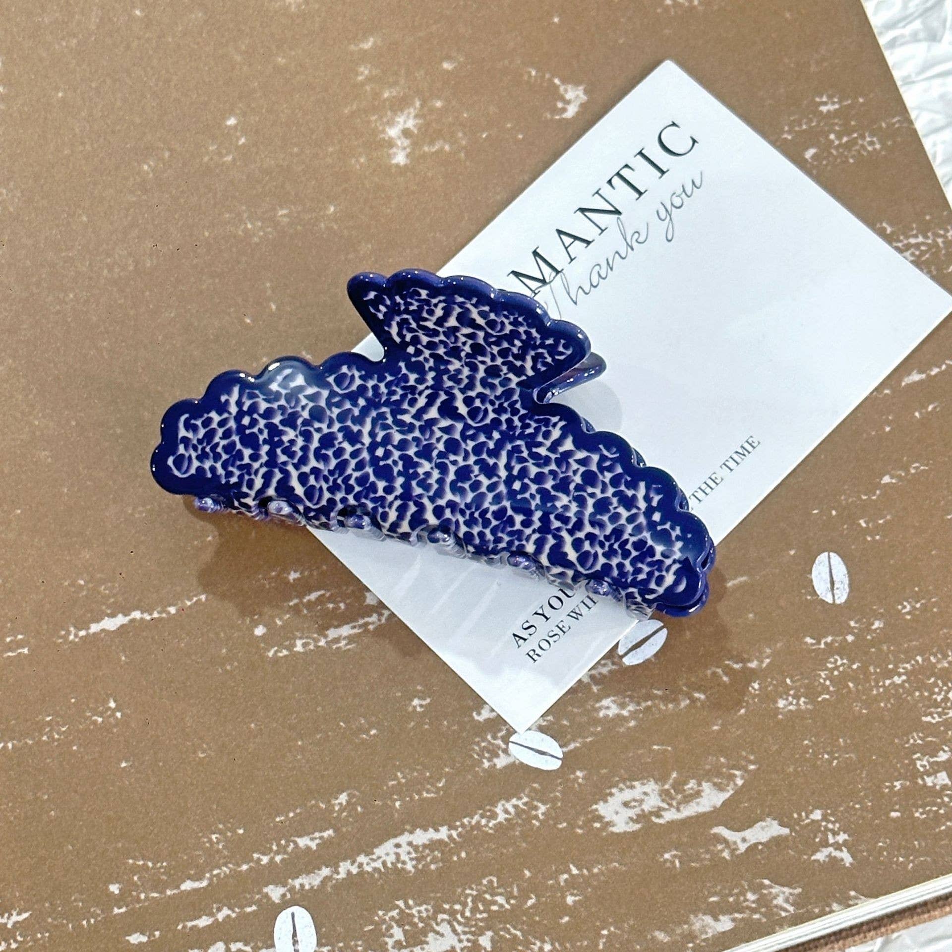 VINTAGE PORCELAIN STYLE HALF MOON HAIR CLAW CLIPS | 40H964