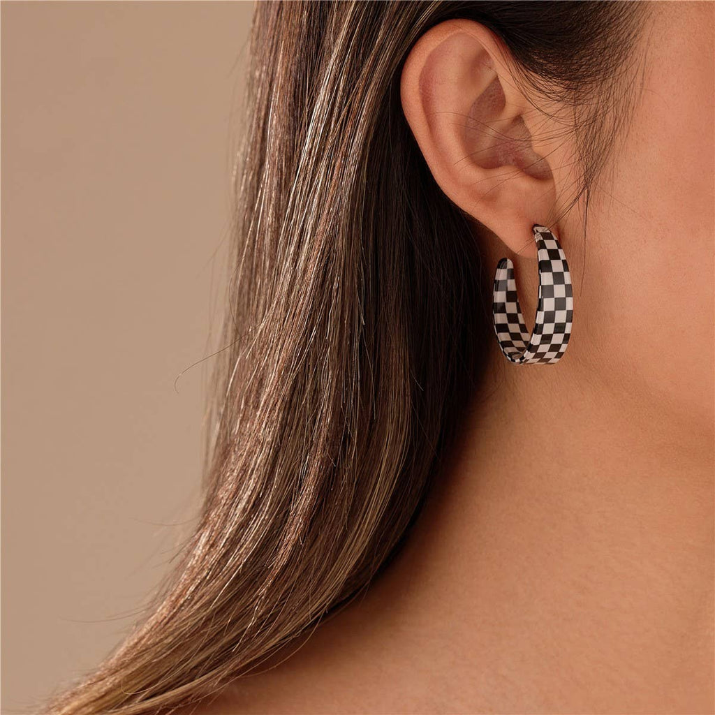 Retro Checkerboard Resin Hoop Earrings | 40E480