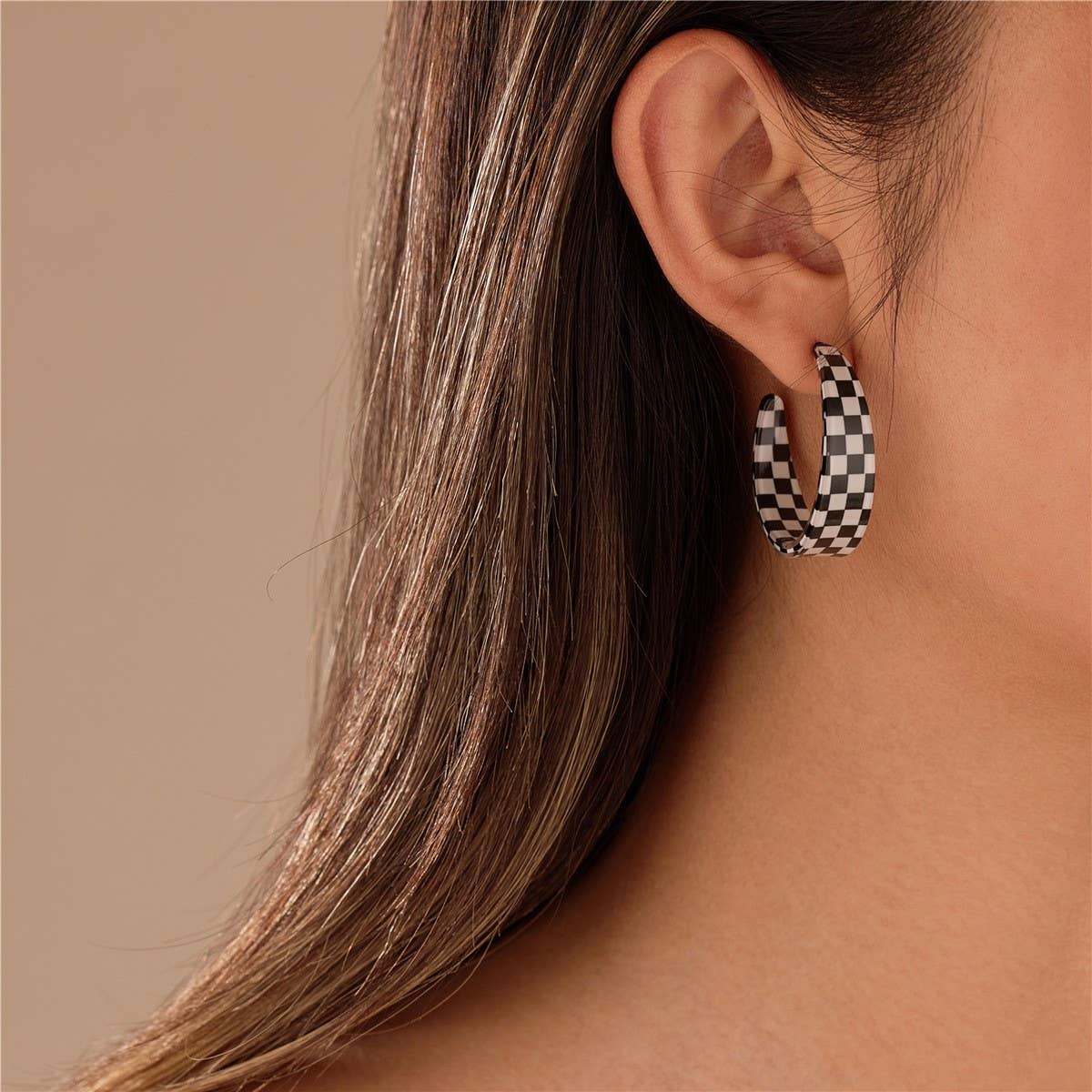 Retro Checkerboard Resin Hoop Earrings | 40E480