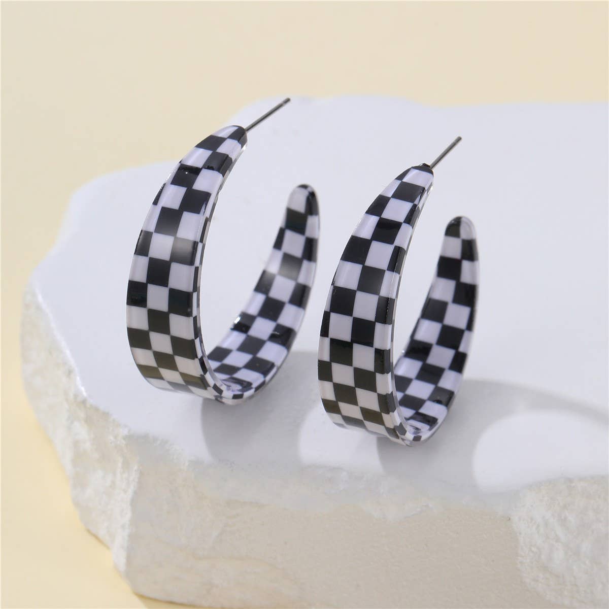 Retro Checkerboard Resin Hoop Earrings | 40E480