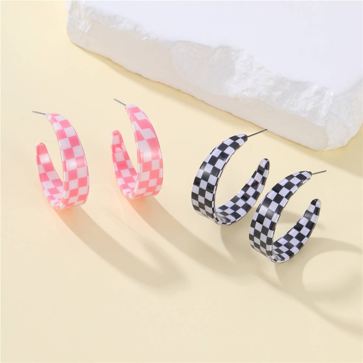 Retro Checkerboard Resin Hoop Earrings | 40E480